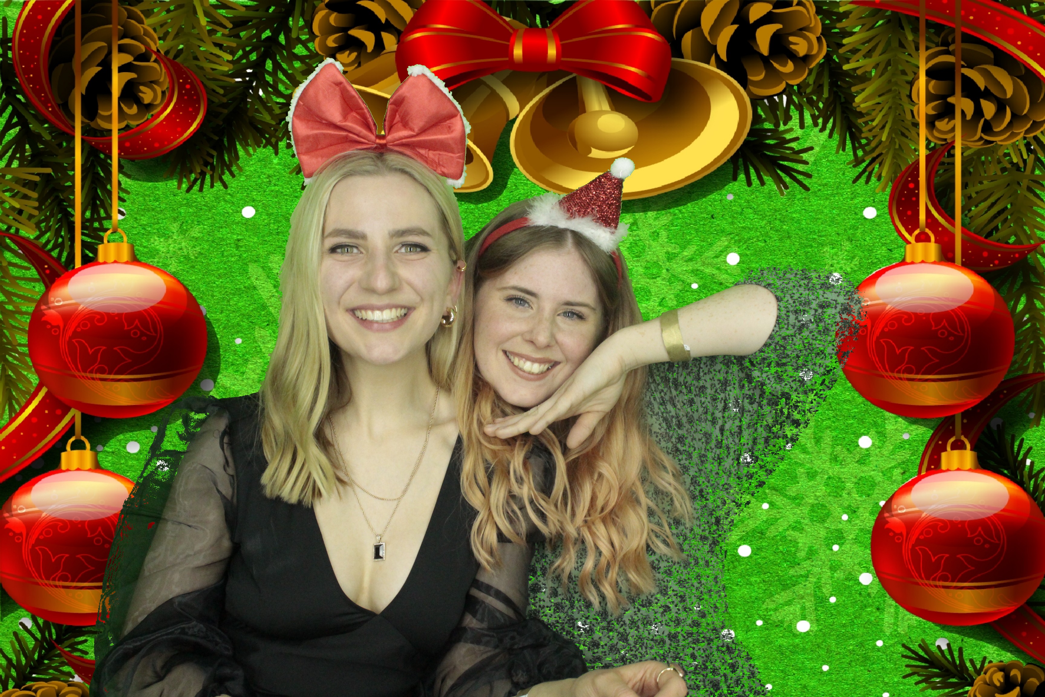 Waitrose Christmas Party 2019 | View more photos from the event at gallery.myphotoboothexperience.co.uk/u/MyPhotoBoothExperienceLtd/Waitrose-Christmas-Party-2019